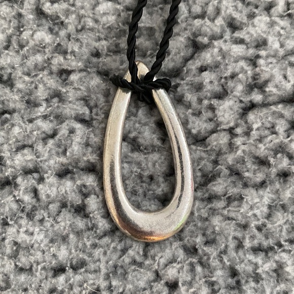 Cute simple women’s necklace. - Picture 2 of 3